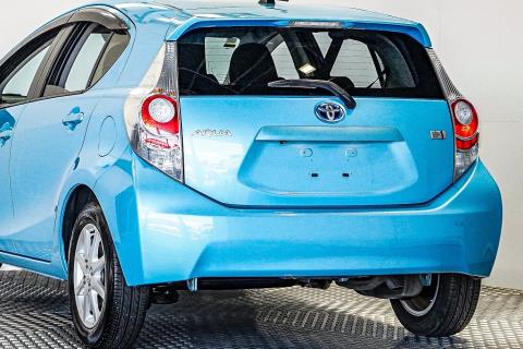 2013 Toyota Aqua S / Prius C Hybrid - Thumbnail