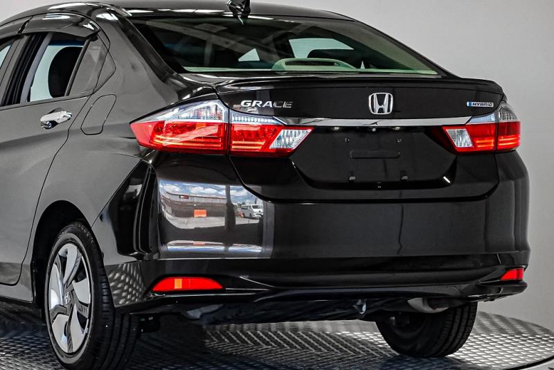 2015 Honda Grace Hybrid LX / City