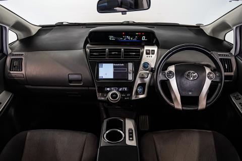 2012 Toyota Prius Alpha G - Thumbnail