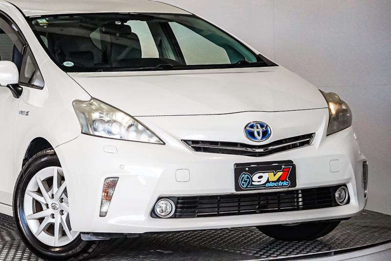 2012 Toyota Prius Alpha G