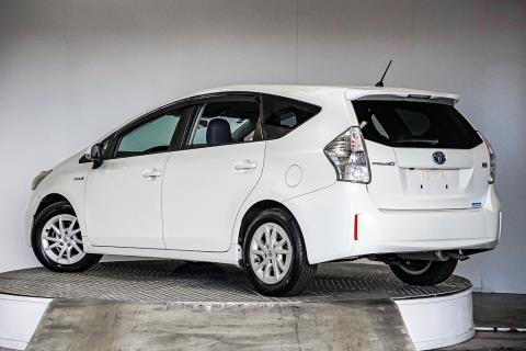 2012 Toyota Prius Alpha G - Thumbnail