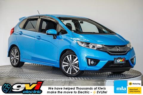 2014 Honda Fit Hybrid S / Jazz RS - Thumbnail