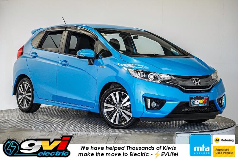 2014 Honda Fit Hybrid S / Jazz RS