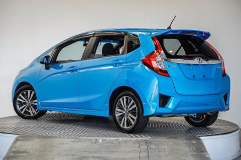 2014 Honda Fit Hybrid S / Jazz RS - Thumbnail