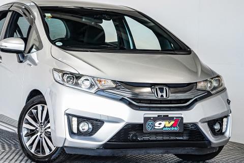 2014 Honda Fit Hybrid S / Jazz RS - Thumbnail