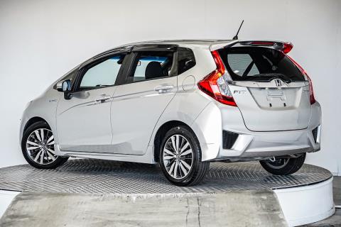 2014 Honda Fit Hybrid S / Jazz RS - Thumbnail