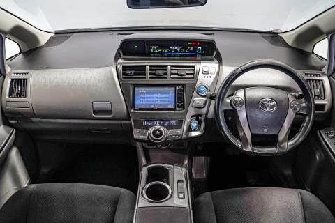 2014 Toyota Prius Alpha Hybrid - Thumbnail