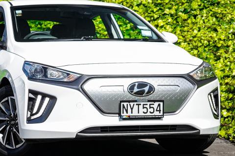 2021 Hyundai Ioniq EV 38kWh - Thumbnail