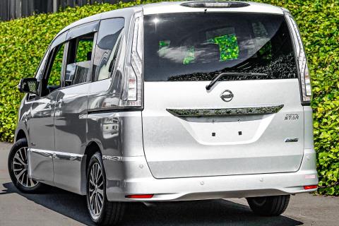 2016 Nissan Serena Hybrid - Thumbnail