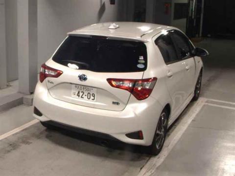 2017 Toyota Vitz Hybrid Sport - Thumbnail