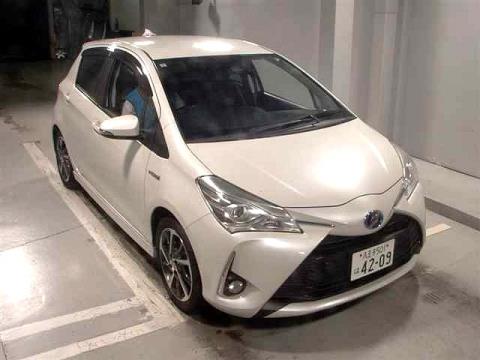 2017 Toyota Vitz Hybrid Sport - Thumbnail