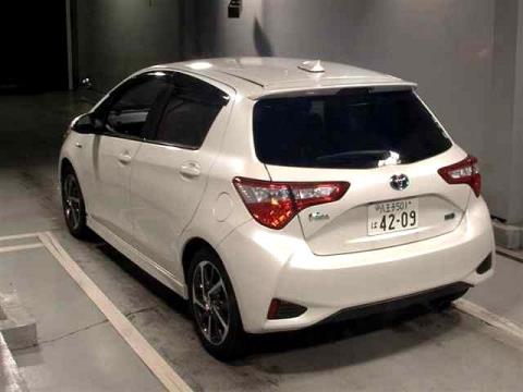 2017 Toyota Vitz Hybrid Sport - Thumbnail