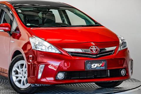 2013 Toyota Prius Alpha G Hybrid - Thumbnail