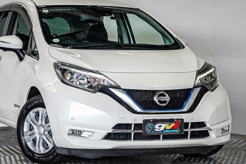 2017 Nissan Note e-Power X - Thumbnail