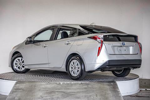 2016 Toyota Prius S 4th Gen - Thumbnail