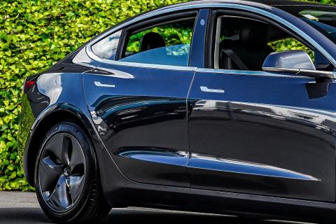 2020 Tesla Model 3 SR+ - Thumbnail