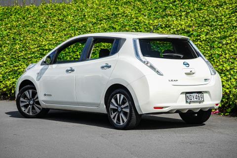 2015 Nissan Leaf 24G Gen 2 - Thumbnail