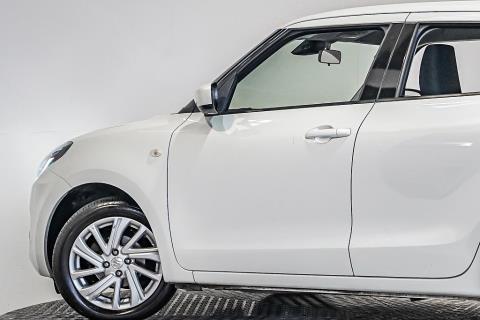 2022 Suzuki Swift Limited Hybrid - Thumbnail