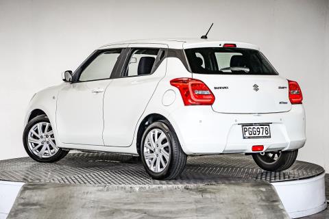 2022 Suzuki Swift Limited Hybrid - Thumbnail