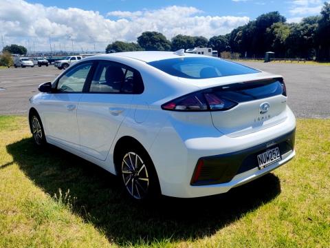 2021 Hyundai Ioniq EV 38kWh - Thumbnail